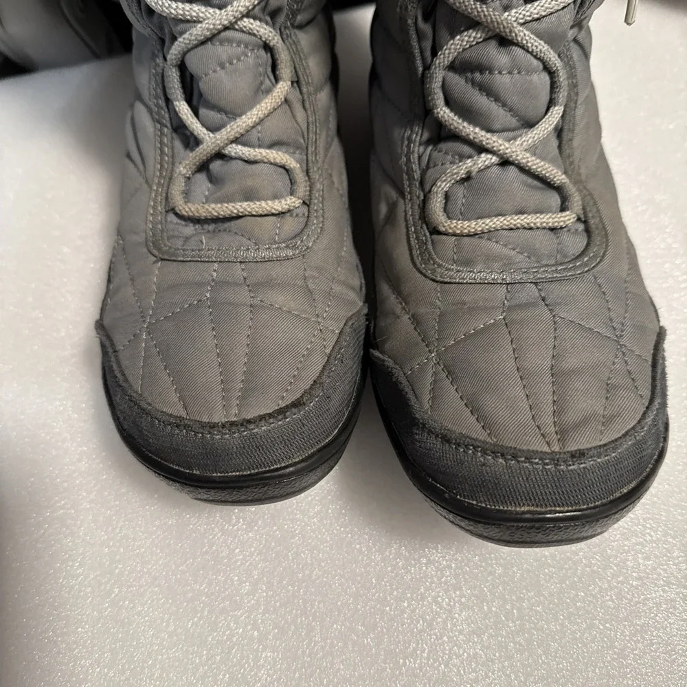Columbia Women's Minx Mid III Black Boots Waterproof Sz 9 Winter Snow Omni- Grip
